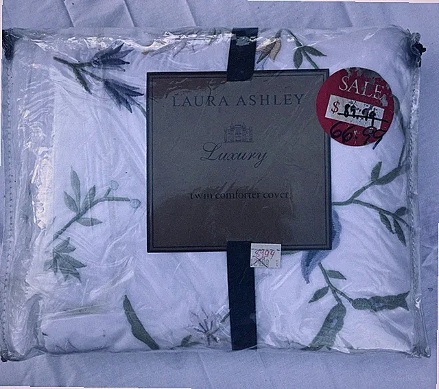 Laura Ashley Embroidered Flowers Cotton Duvet Comforter Cover New in Package