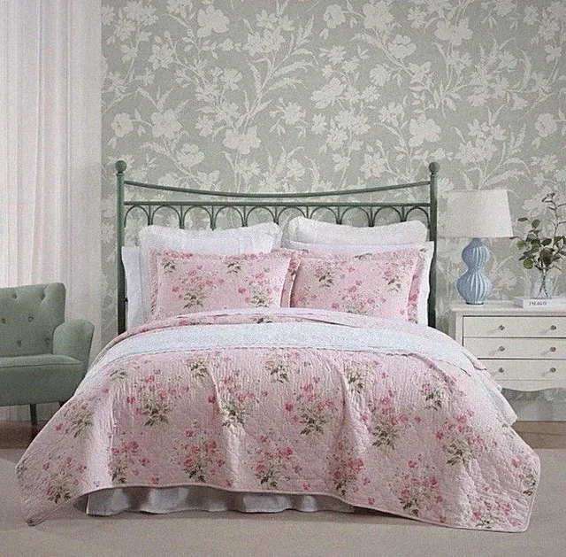 Laura Ashley Full/Queen Veronicas Bouquet PINK 100% Cotton Reversible Quilt Set