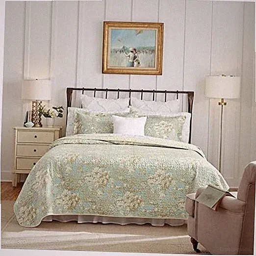 Laura Ashley Home - Quilt Set, Cotton Reversible Bedding with Matching King