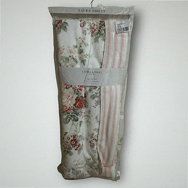 Laura Ashley Pink & Red Floral Reversible Blanket NWT Farmhouse - Cottage Viral
