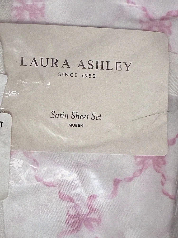 Laura Ashley Queen Satin Sheet Set White/Pink Geometric Pattern