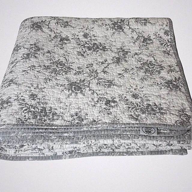 Laura Ashley Quilt Full Queen Gray White Floral Toile Reversible Cotton