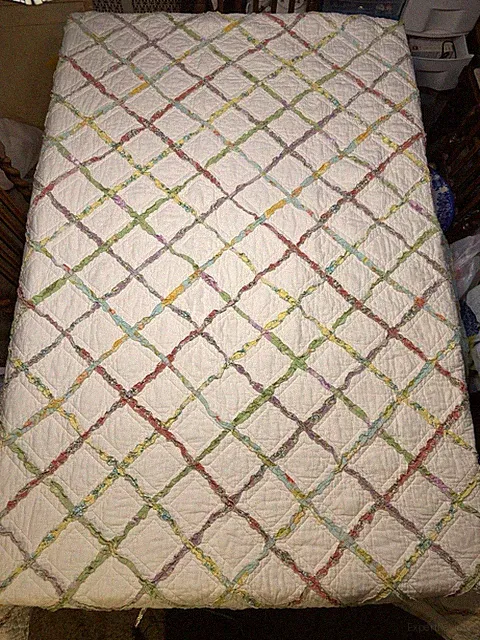 Laura Ashley Ruffle Garden 100% Cotton Reversible Quilt Full / Queen 88”x84”