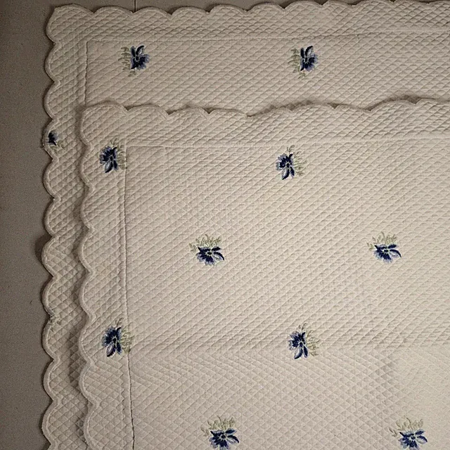 Laura Ashley White Quilted Cotton Pillow Shams Blue Floral Scalloped Edge Set 2