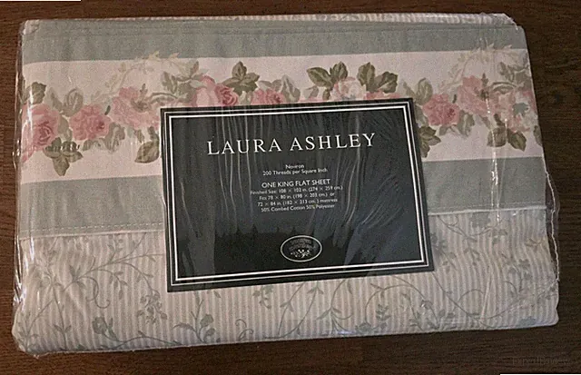 NEW LAURA ASHLEY COTTAGE ROSE GREEN FLORAL STRIPE (1) KING FLAT SHEET 108"x102"