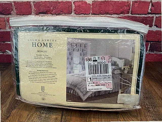 NIB - UNUSED Vintage LAURA ASHLEY HOME SOPHIA ROSE BLUE WESTERN KING BED SKIRT