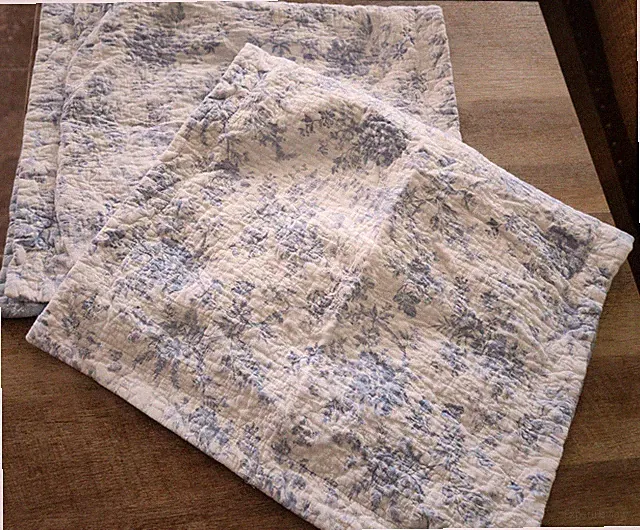 SET 2 LAURA ASHLEY BLUE & WHITE FLORAL KING PILLOW SHAMS QUILTED COTTON