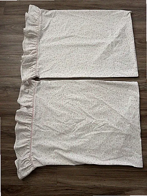 Vintage Laura Ashley Standard Pillowcases Set Of 2 Pink White Floral Ruffles